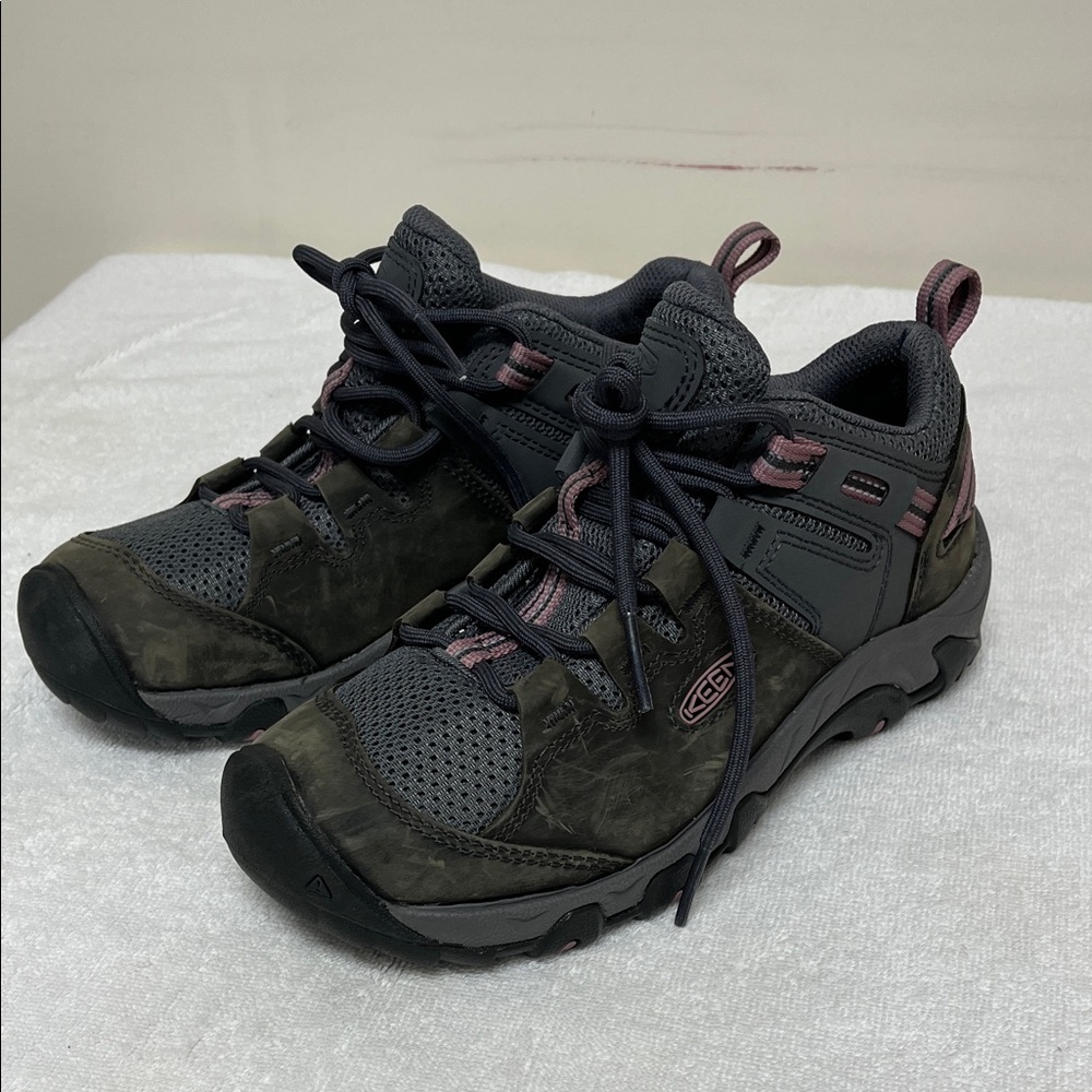 Keen Charcoal and Mauve Trail Shoes size 7